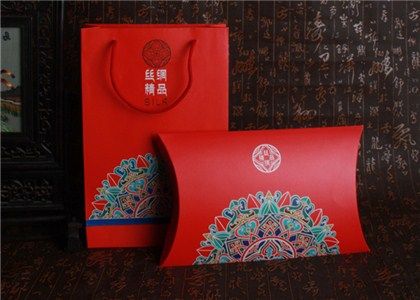 Packaging for the custom silk scarves in scarf factory